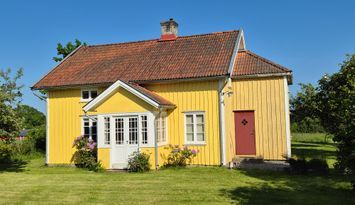 Charmiga Änglagård i Vänga