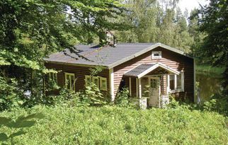 Charmig stuga på Bolmsö
