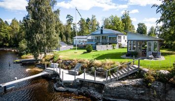 Södra Sverige, fantastisk villa på sjötomt