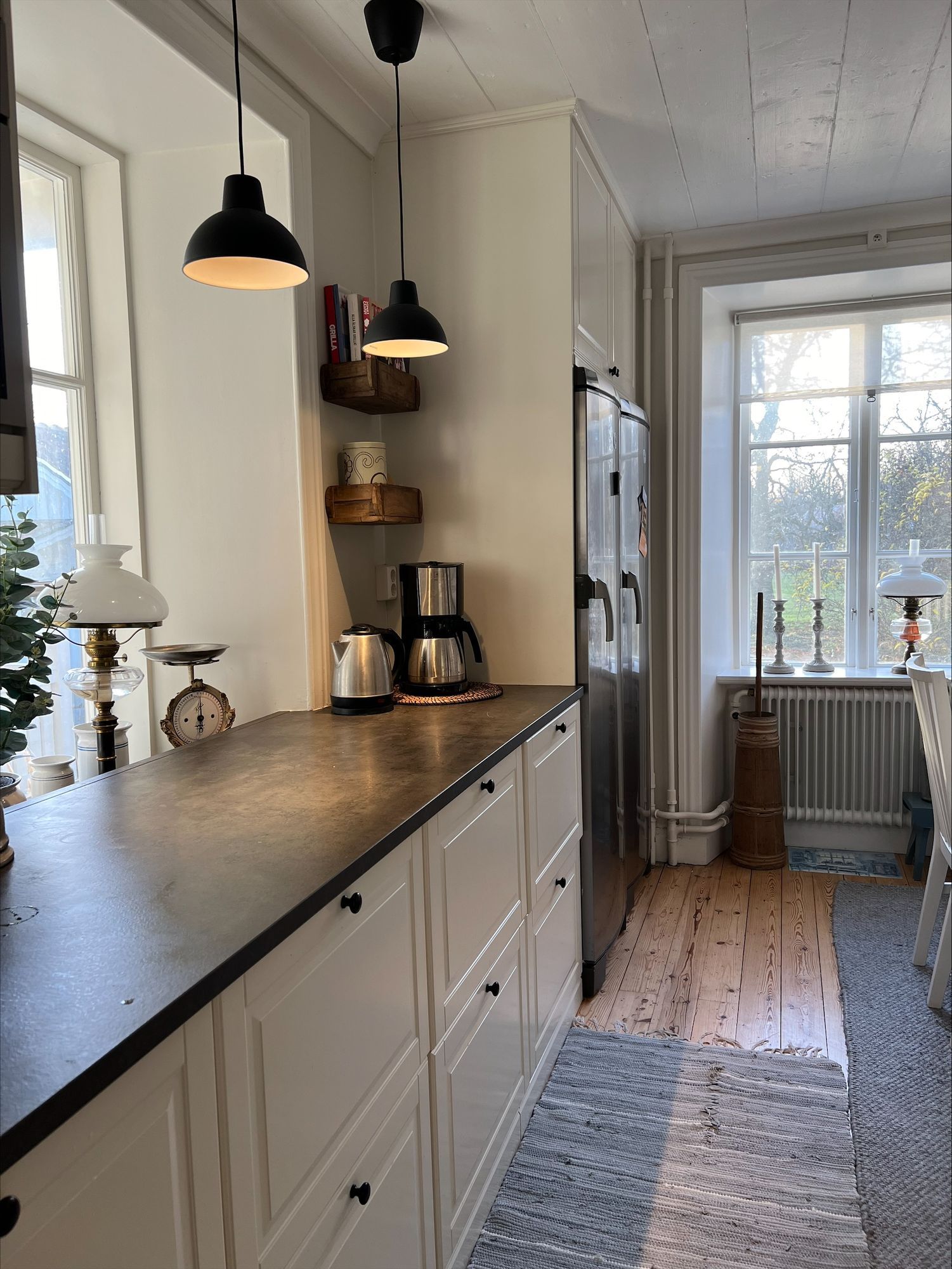 Nyrenoverat kalkstenshus i Lummelunda – bild 6 av 24