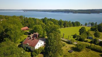 Red Winghouse of "Rönnäsgården"