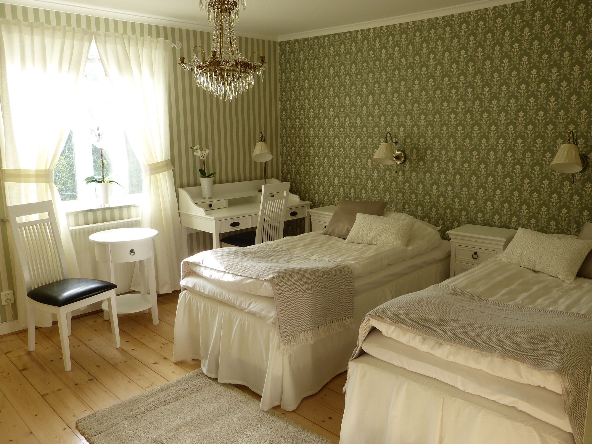 Elegant boende med vackert läge – bild 2 av 24