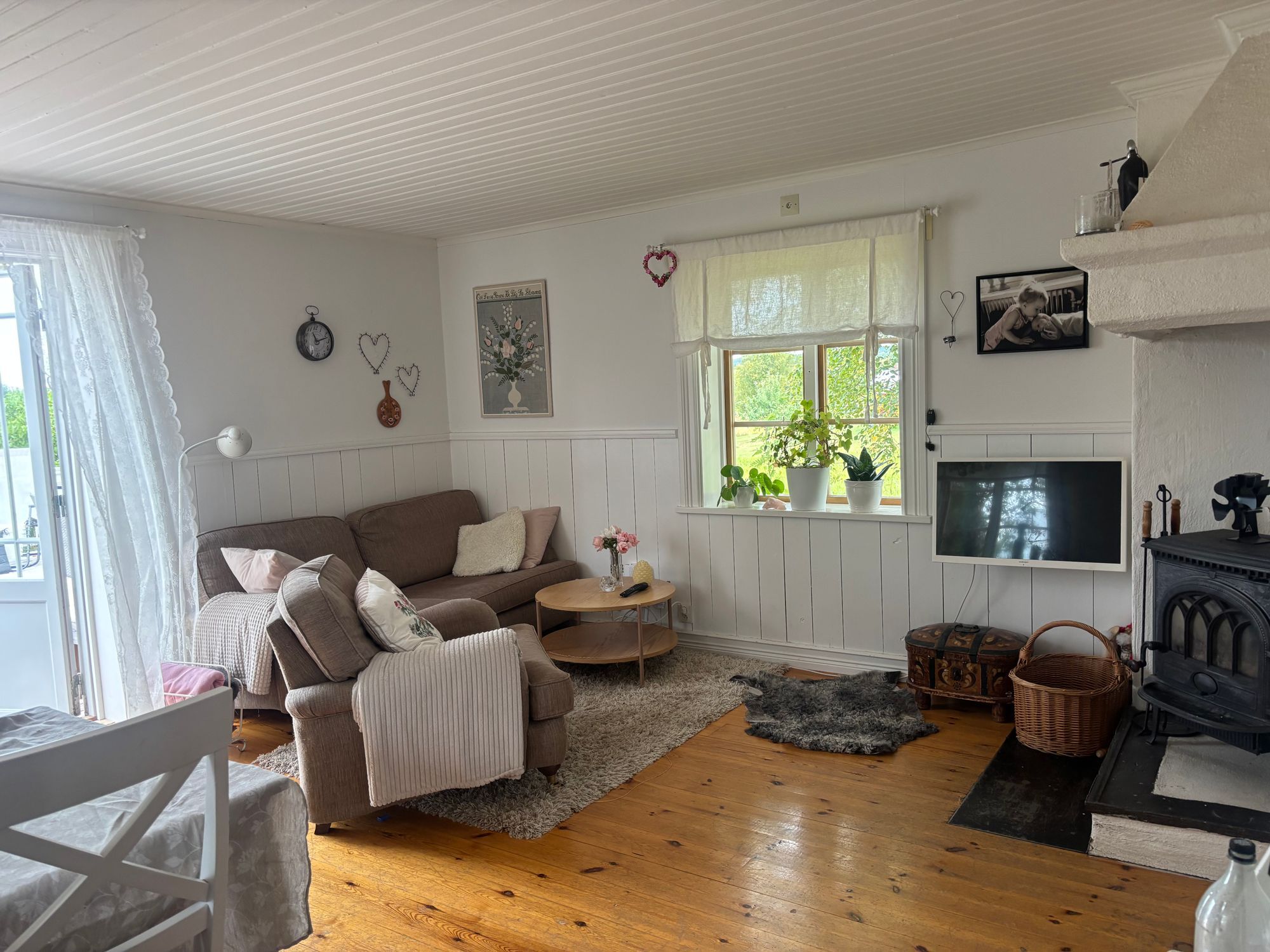 Mysigt litet hus nära naturen – bild 6 av 12