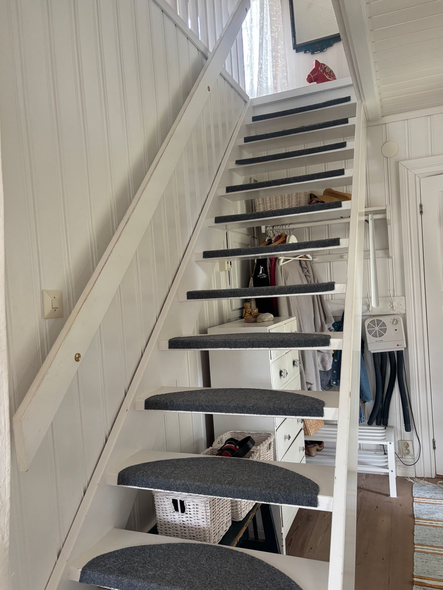 Mysigt litet hus nära naturen – bild 9 av 12