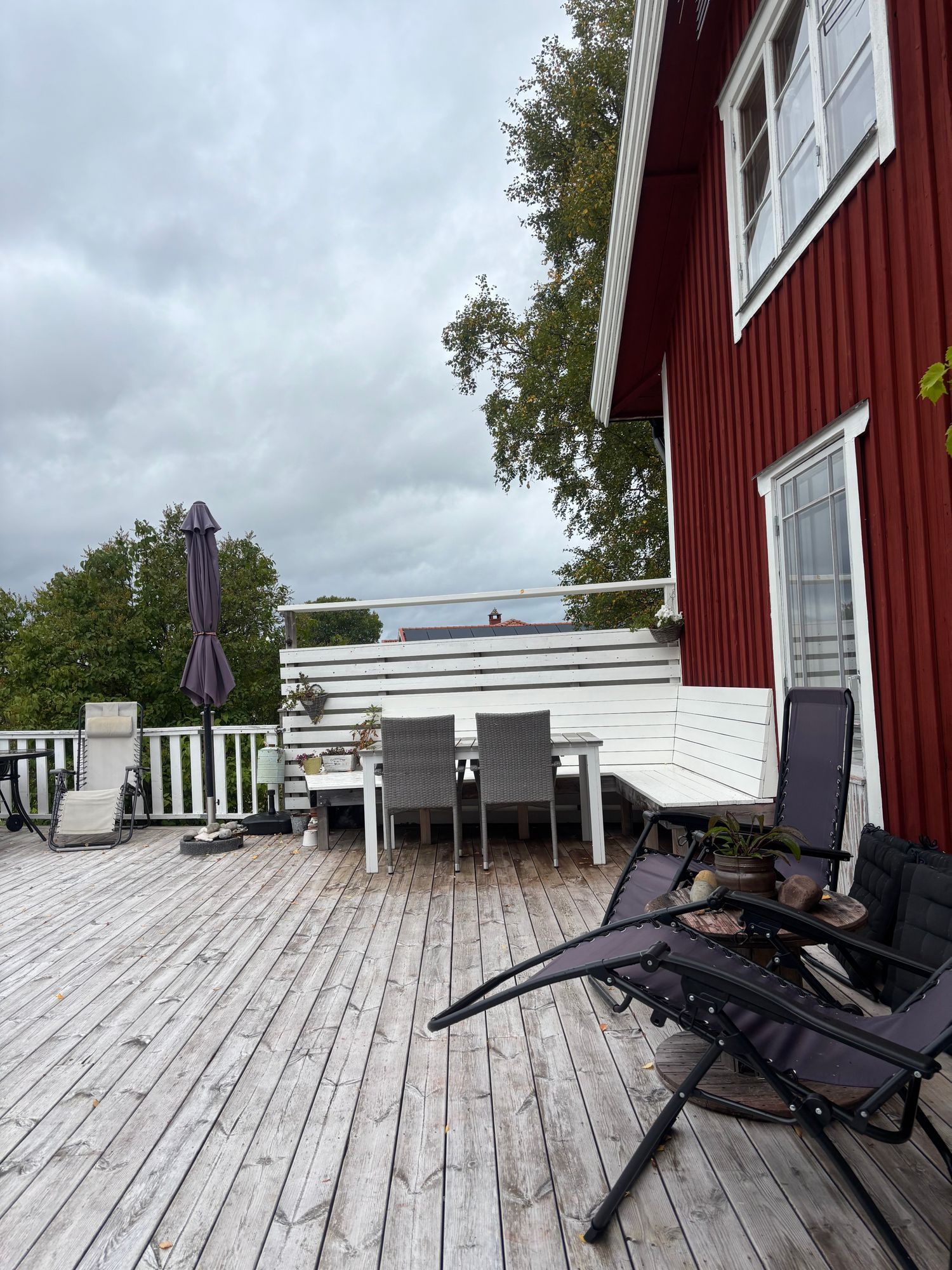 Mysigt litet hus nära naturen – bild 2 av 12