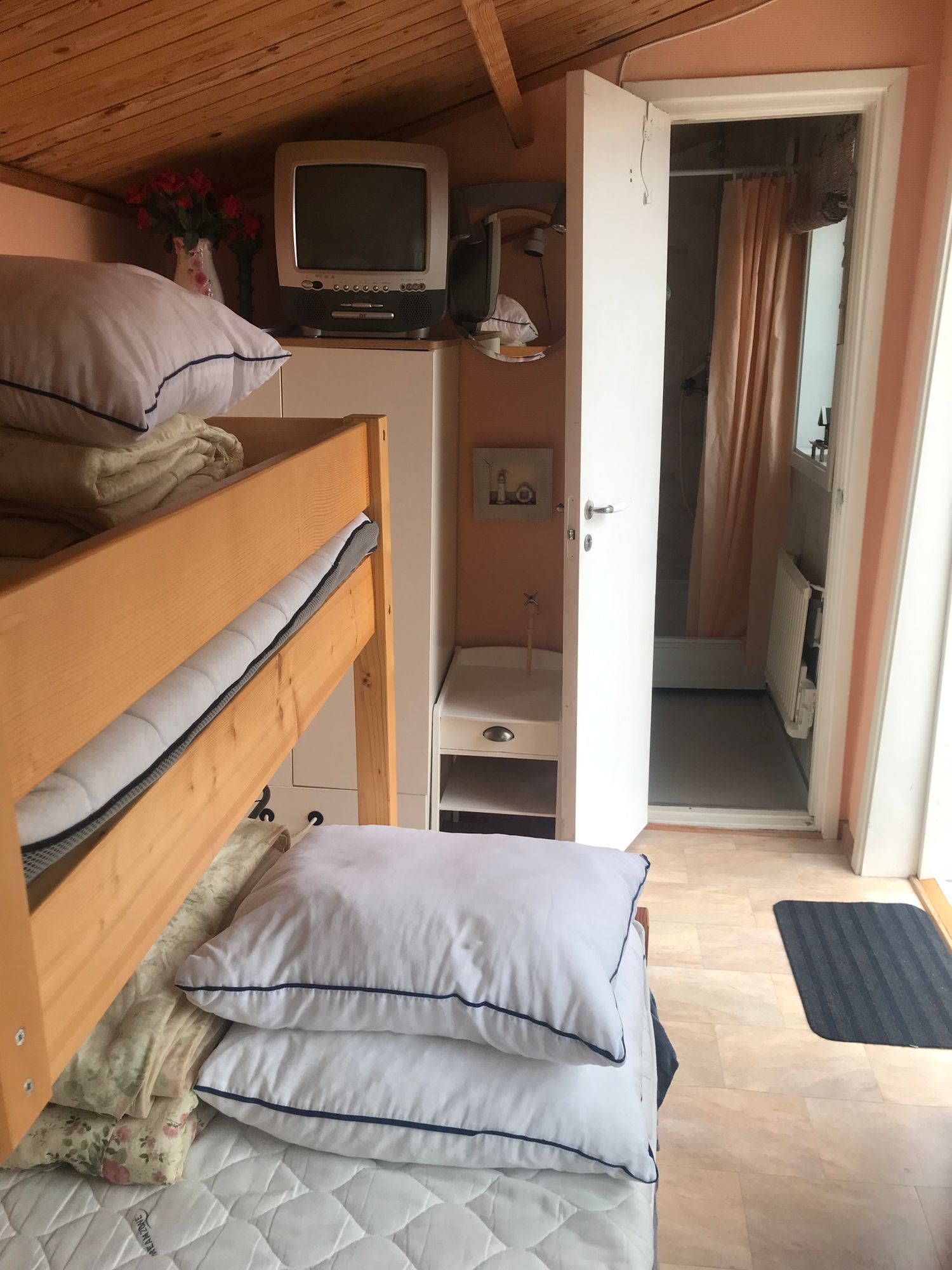Charmig stuga på Öckerö – bild 13 av 15