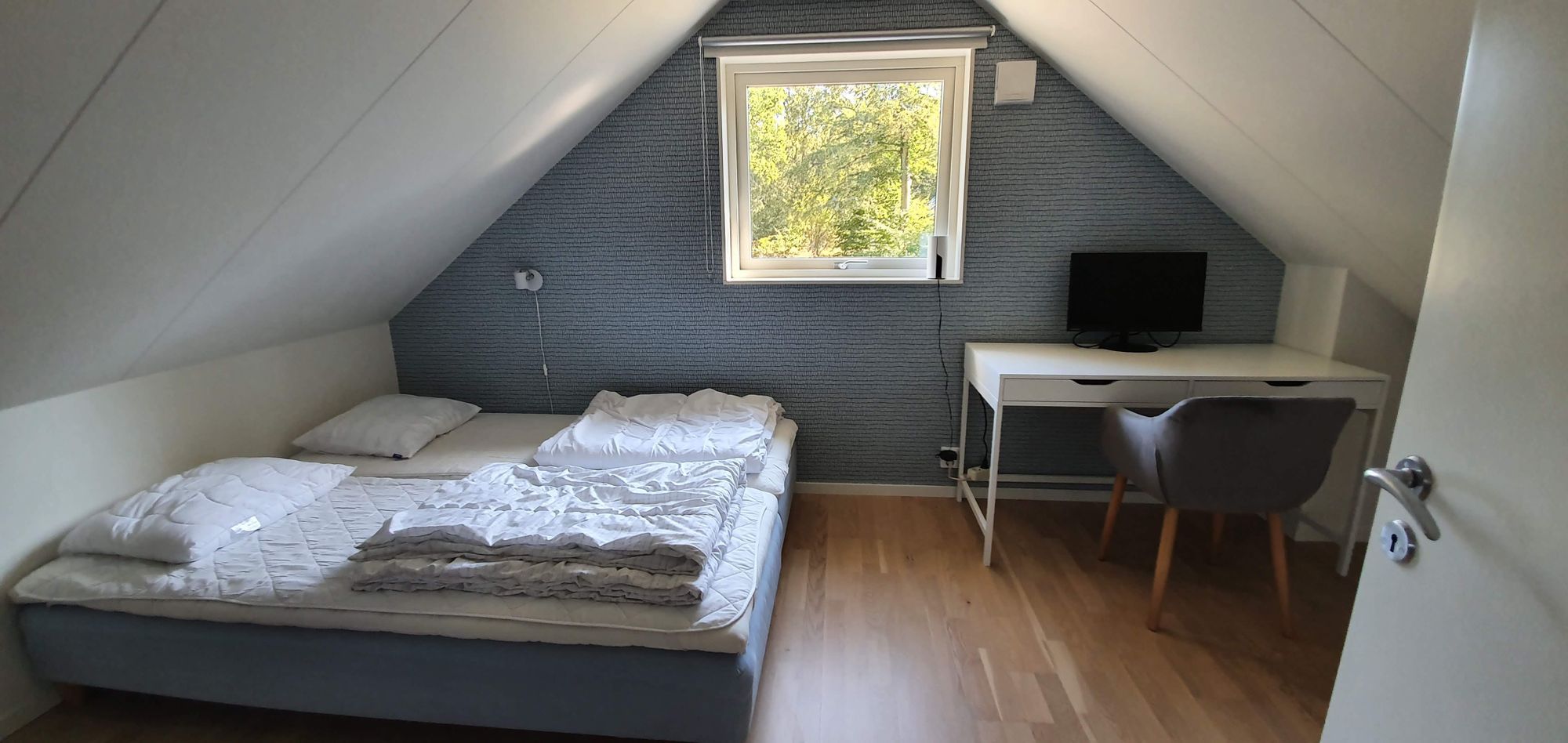 Modernt havsnära hus med hög standard och badtunna – bild 16 av 24