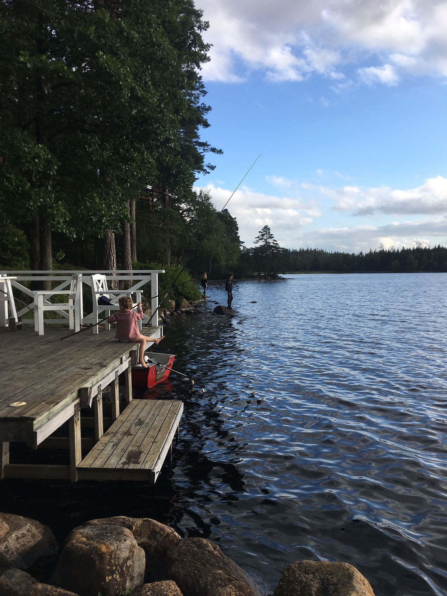 Hus vid sjön med brygga och bastu i Småland – bild 20 av 24