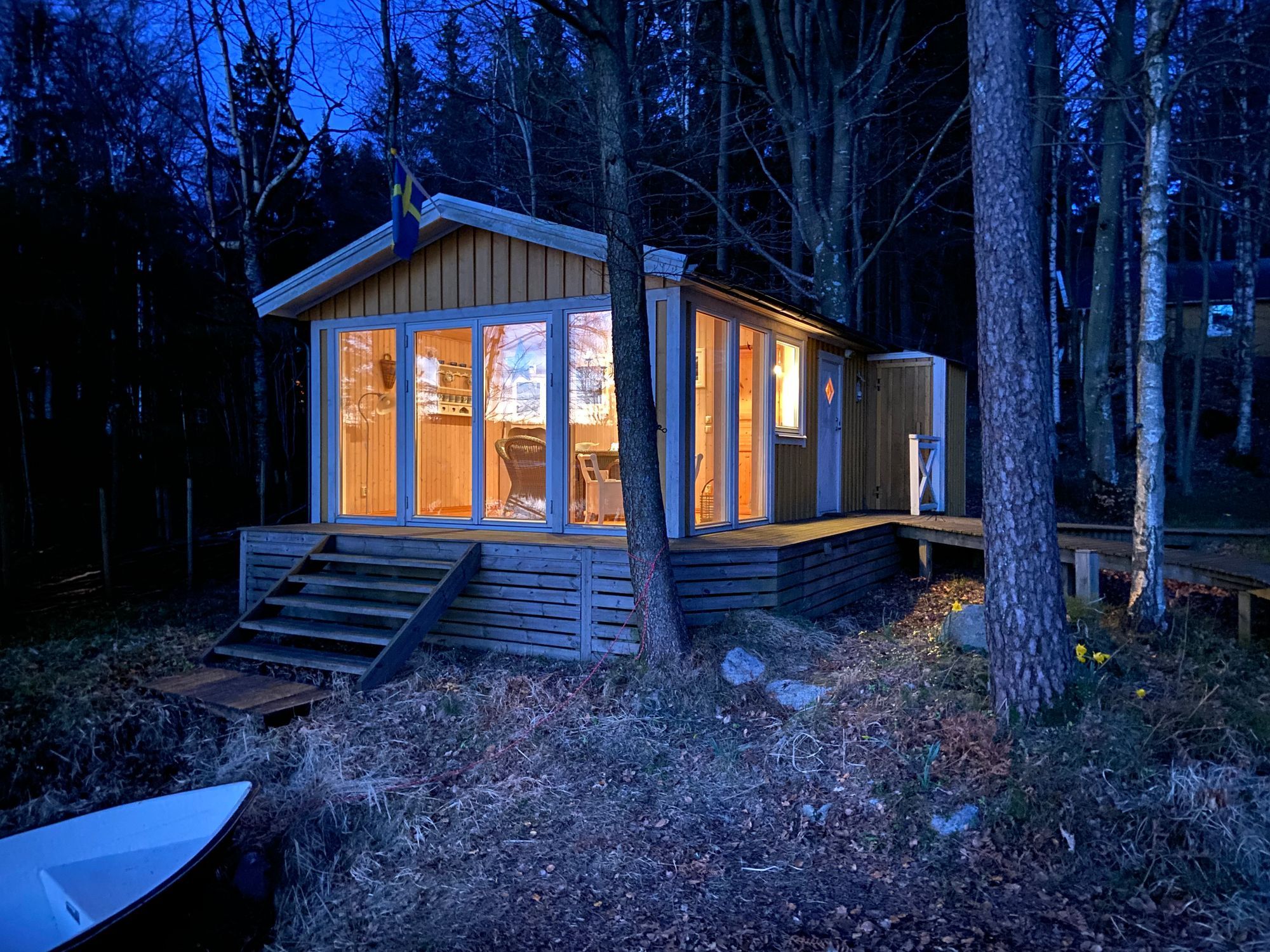 Hus vid sjön med brygga och bastu i Småland – bild 16 av 24
