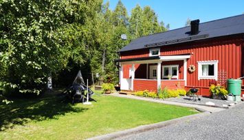 Mysig stuga på Brattmon nära Klarälven