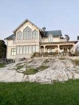 Spectacular seaside house