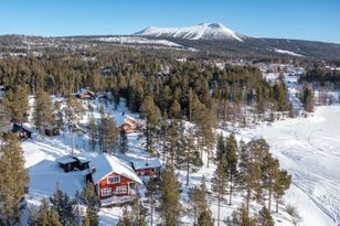 Lakefront House in Lofsdalen
