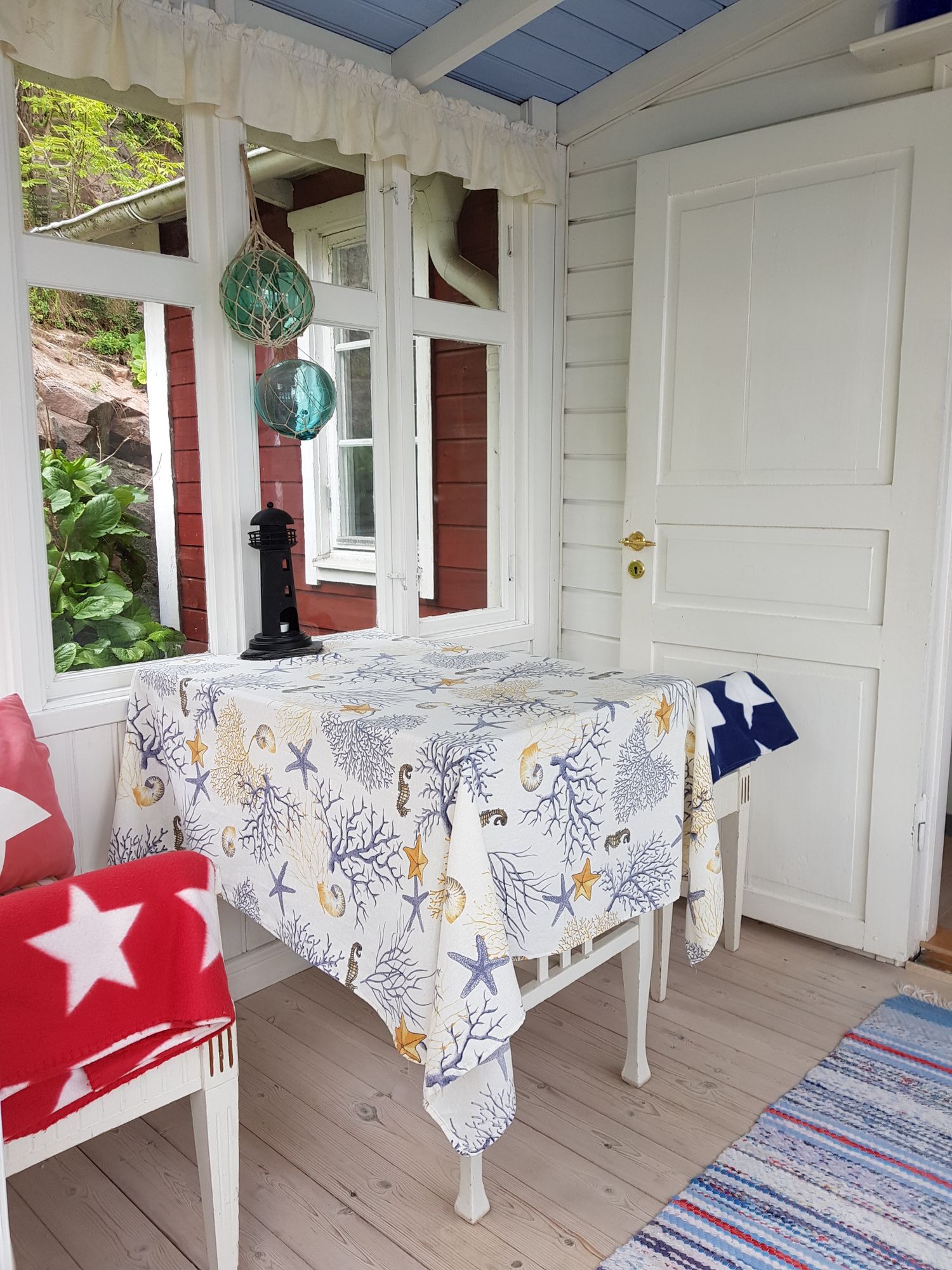 Charmig Sjöstuga på Dalarö, vid havet, egen strand – bild 6 av 18
