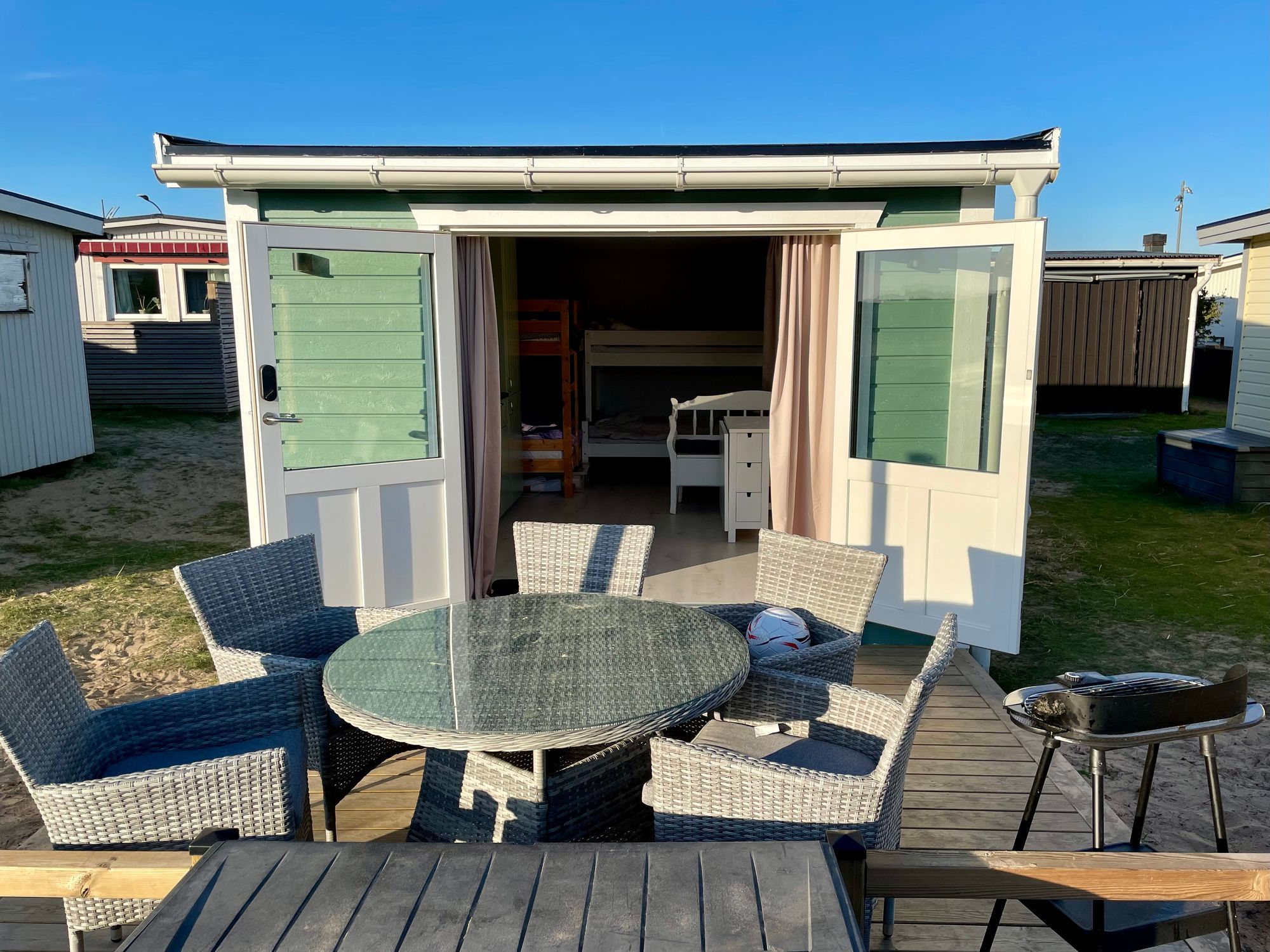 Nybyggd badstuga 20m från stranden – bild 3 av 11