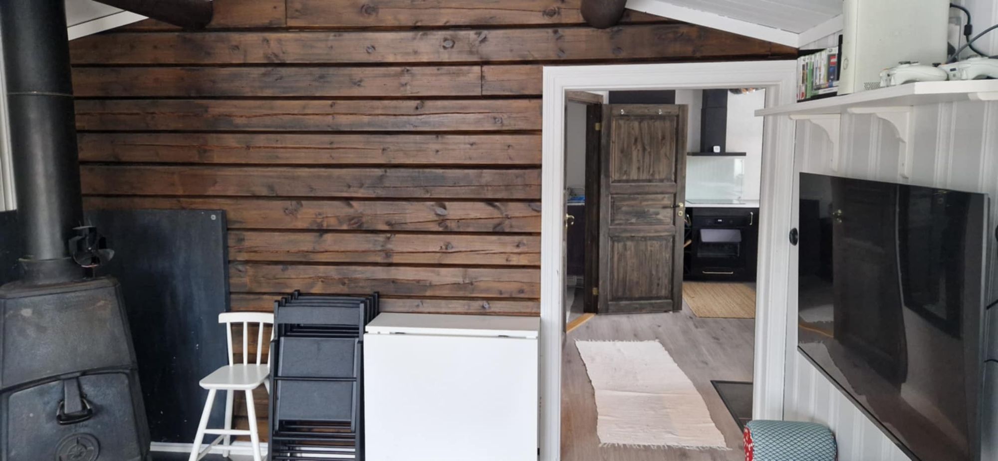 Modern stuga i Rörbäcksnäs – bild 4 av 11