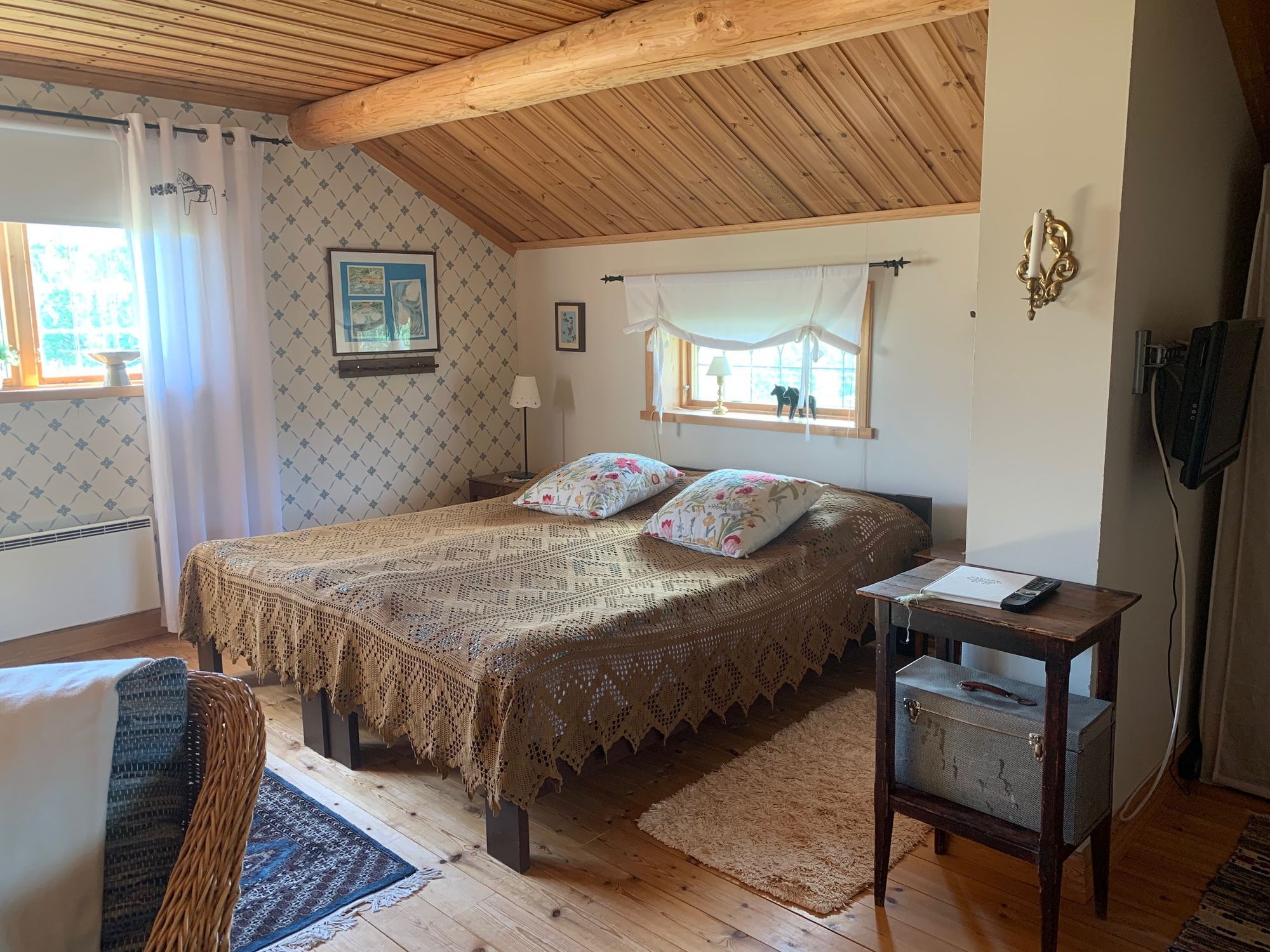 Charmig stuga på dalagård nära Romme Alpin – bild 8 av 16