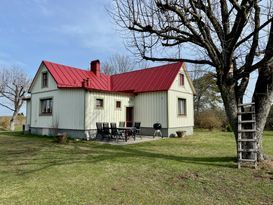 Charming house with guest cottage in Vamlingbo