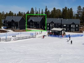 Granne med Experium, närmare backen kommer du inte