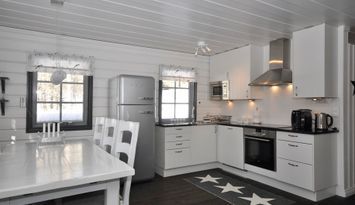 Mysig fjällstuga i Björnrike