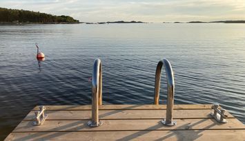 Deluxe villa med egen brygge i første linje!