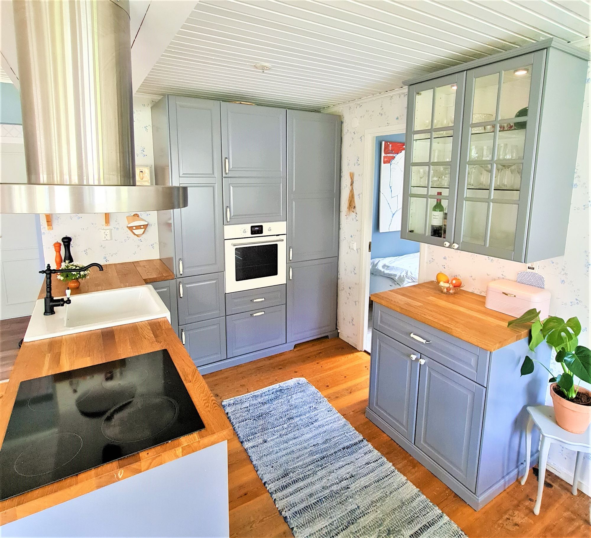Modernt fritidshus med egen brygga vid havet – bild 5 av 21