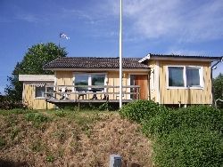 Stuga 40 meter från Gullmarsfjorden!