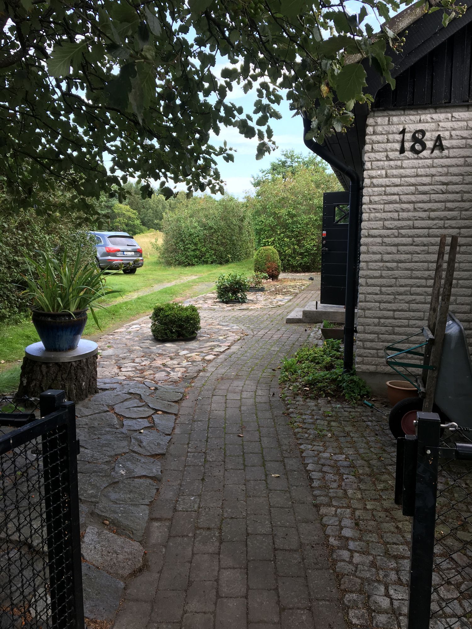 Åhus/Yngsjö - Underbar pool villa med stor tomt – bild 8 av 13