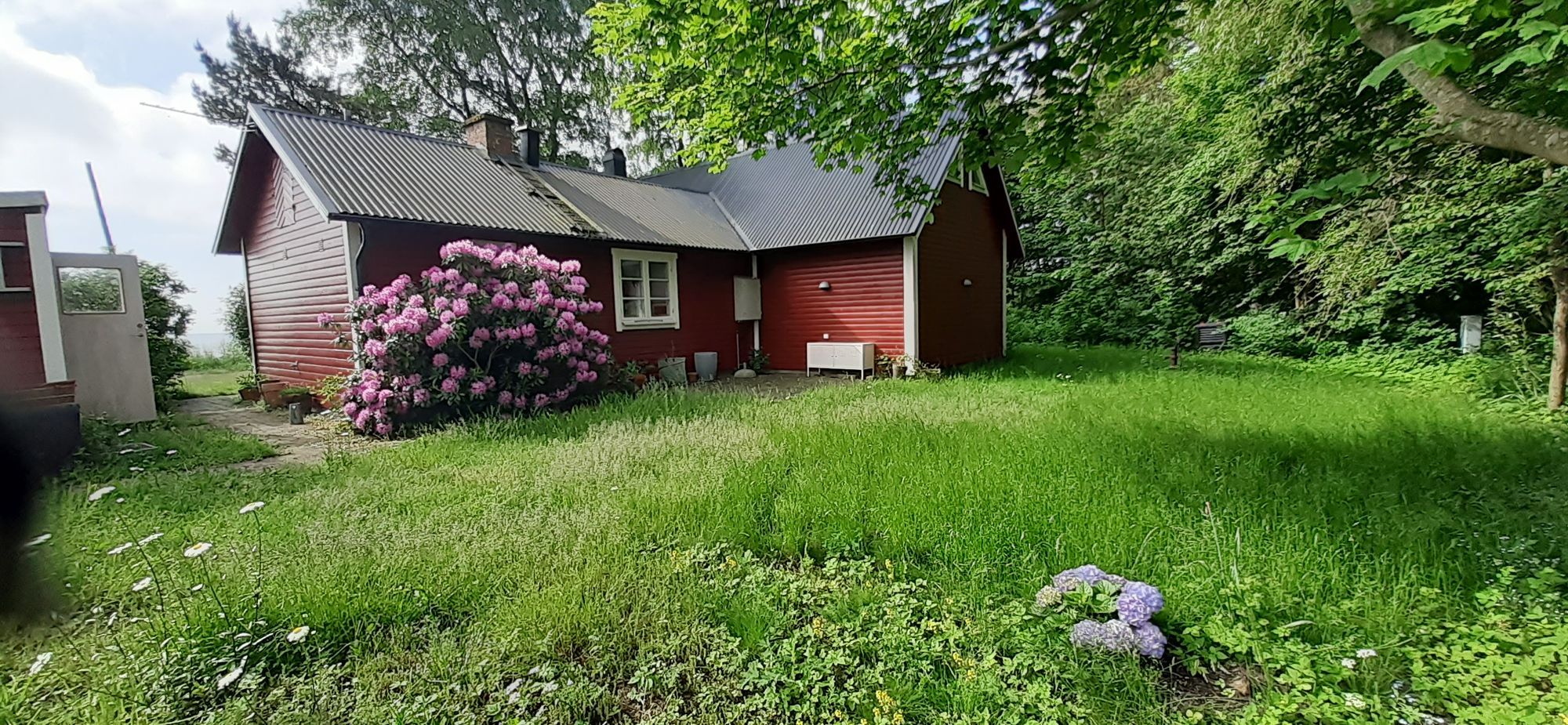 Stuga alldeles vid havet – bild 8 av 17