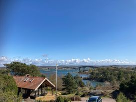 Stort hus nära havet på innersta Marstrandsön