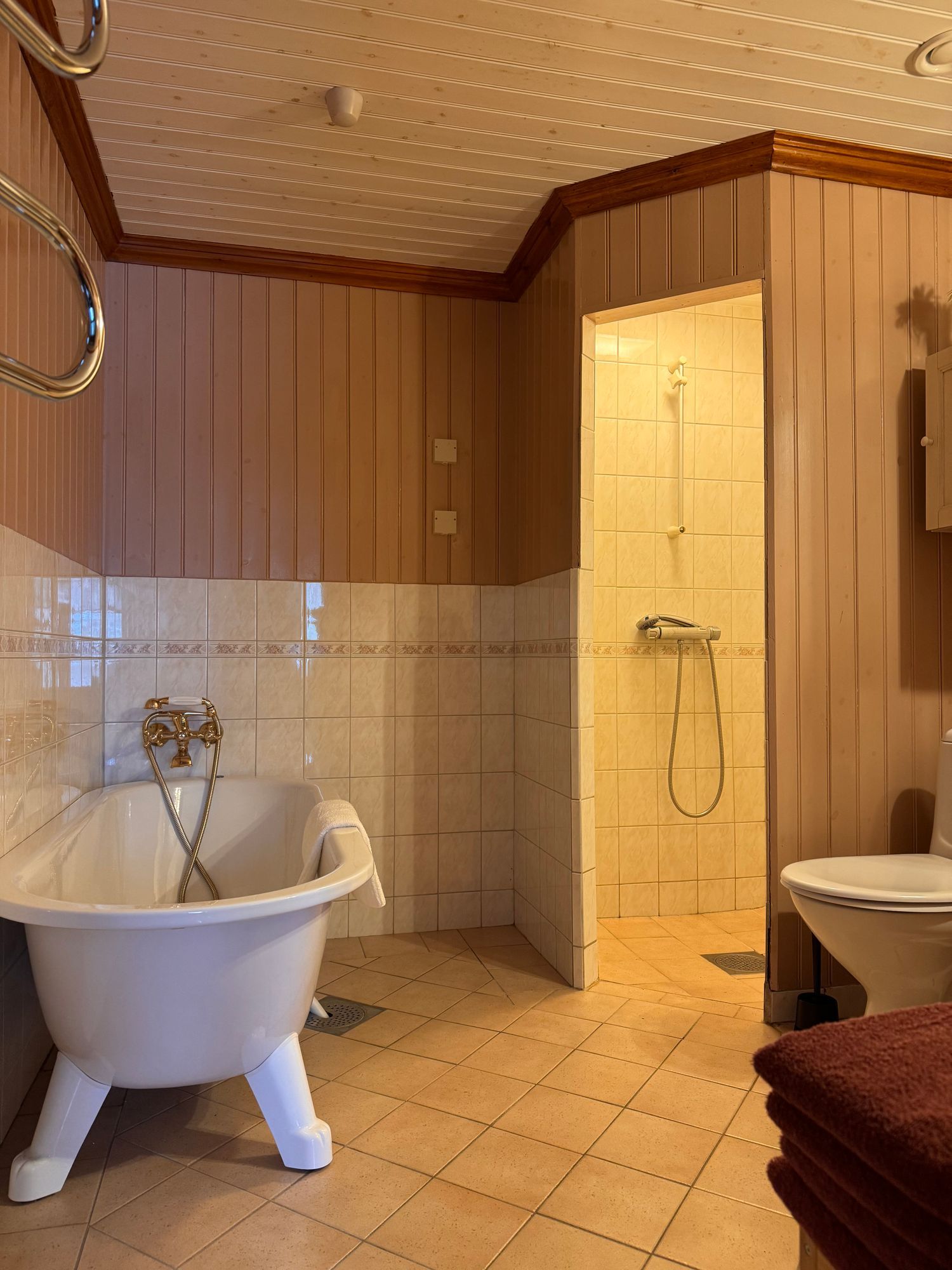 Eget gästhus på sjötomt – bild 10 av 14