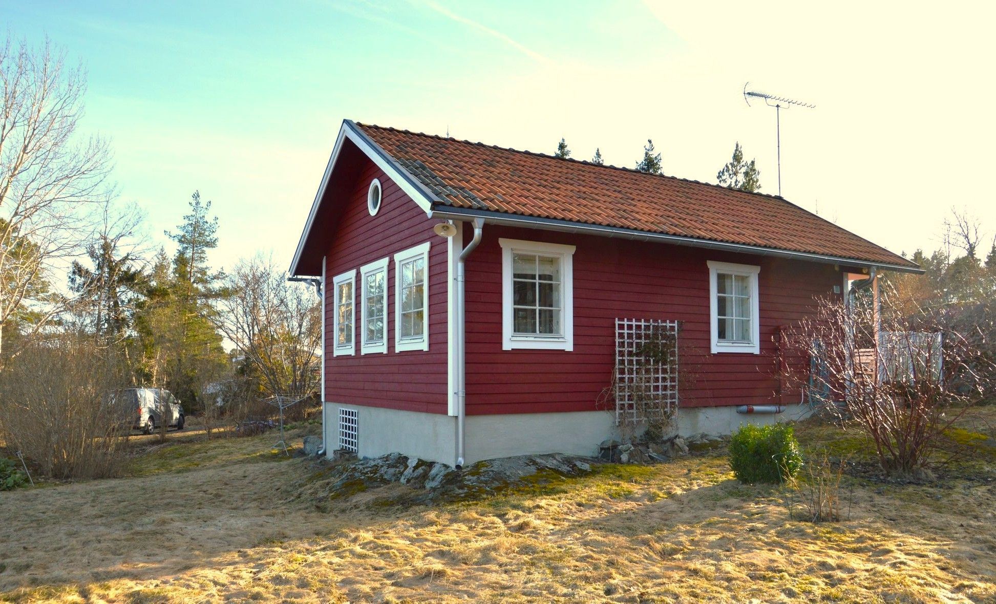 Dalsala Bullandö. Soligt läge nära bad och natur – bild 2 av 24