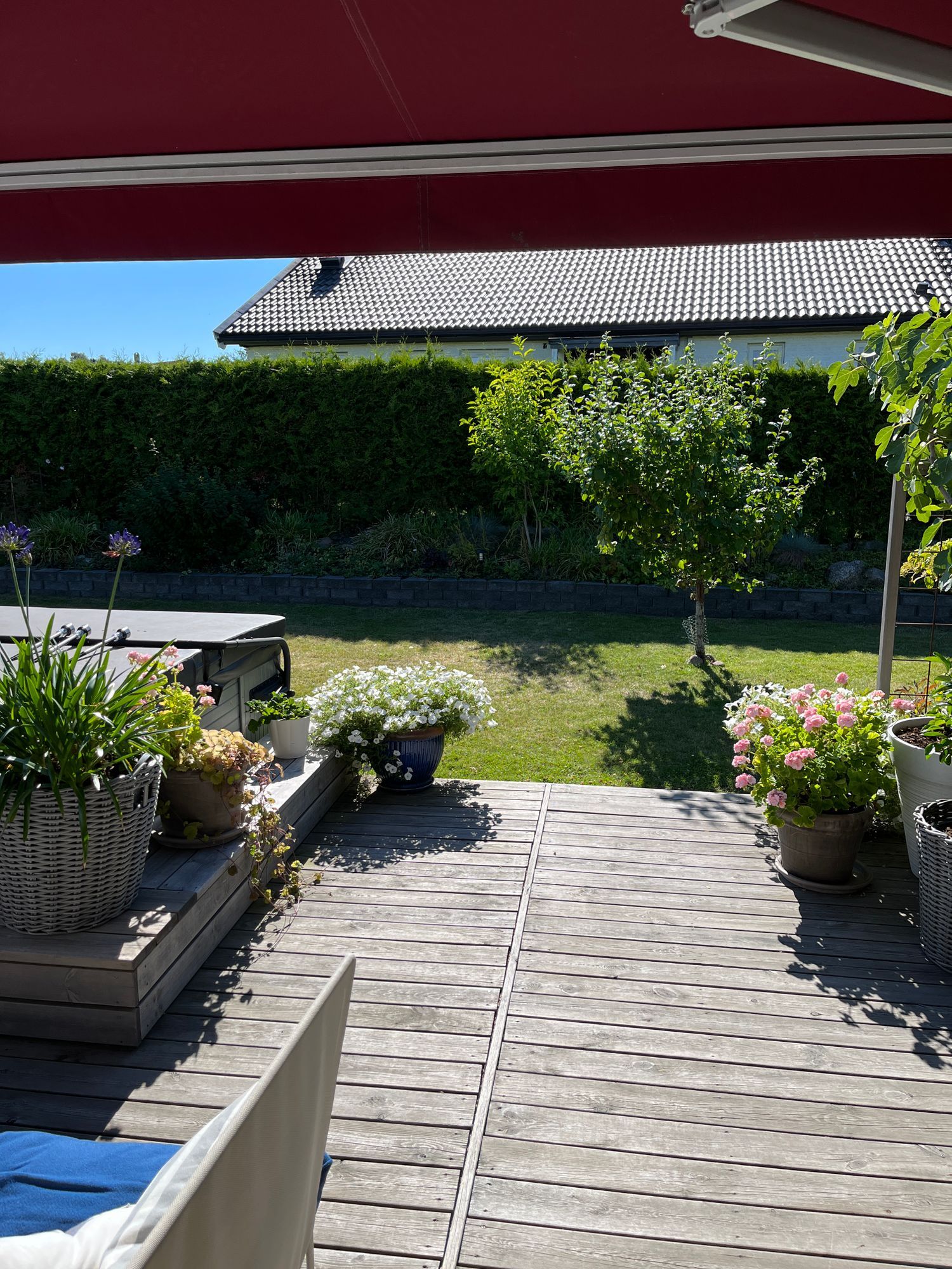 Villa med trädgård – bild 2 av 15