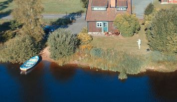 Stuga med sjötomt på Småländska Höglandet