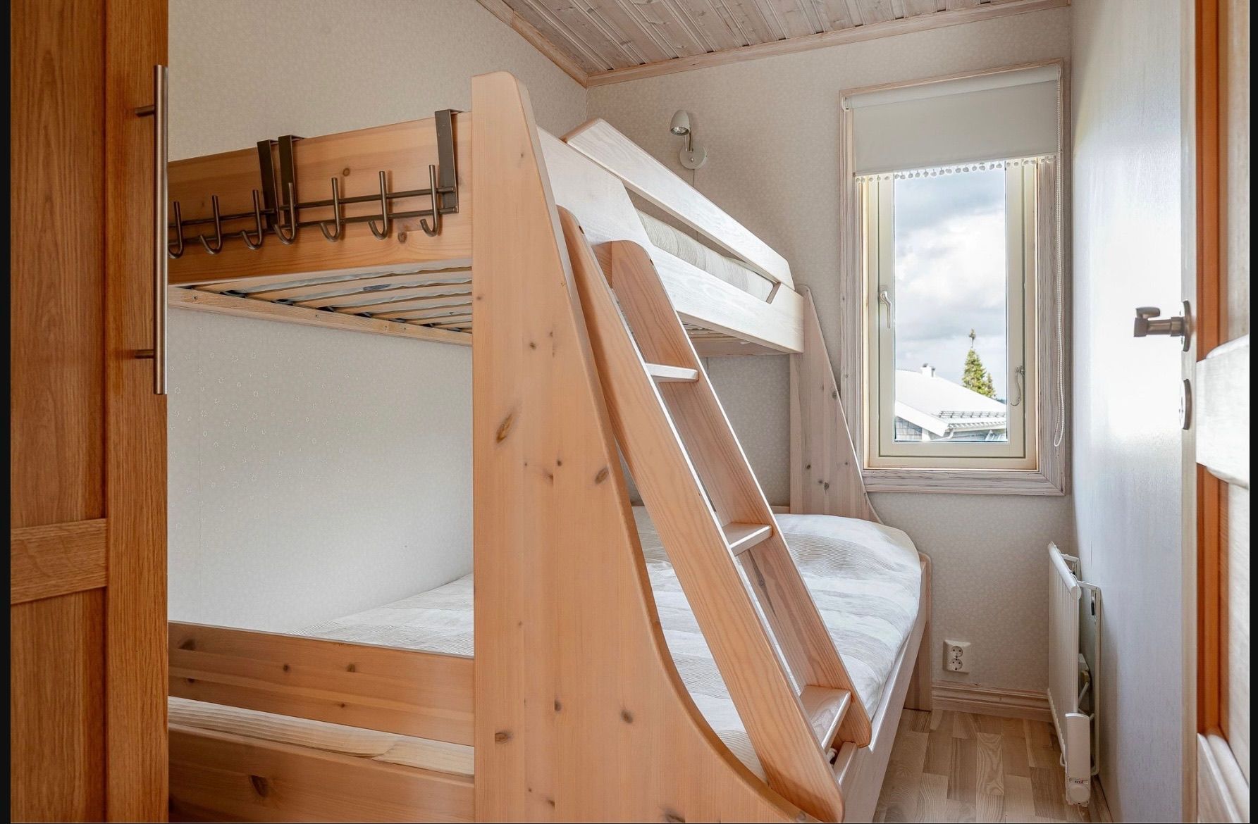 Vemdalsskalet Susannes väg nära skidspår/lift – bild 6 av 16