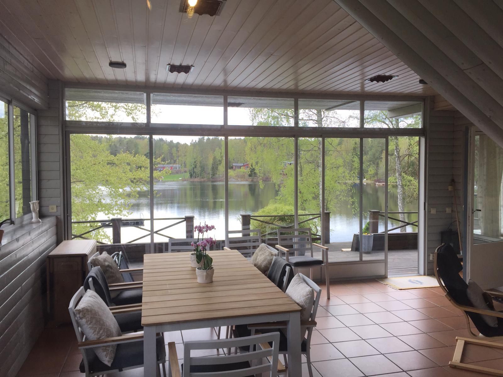 Mysig stor Villa med egen brygga vid sjö och natur – bild 10 av 24