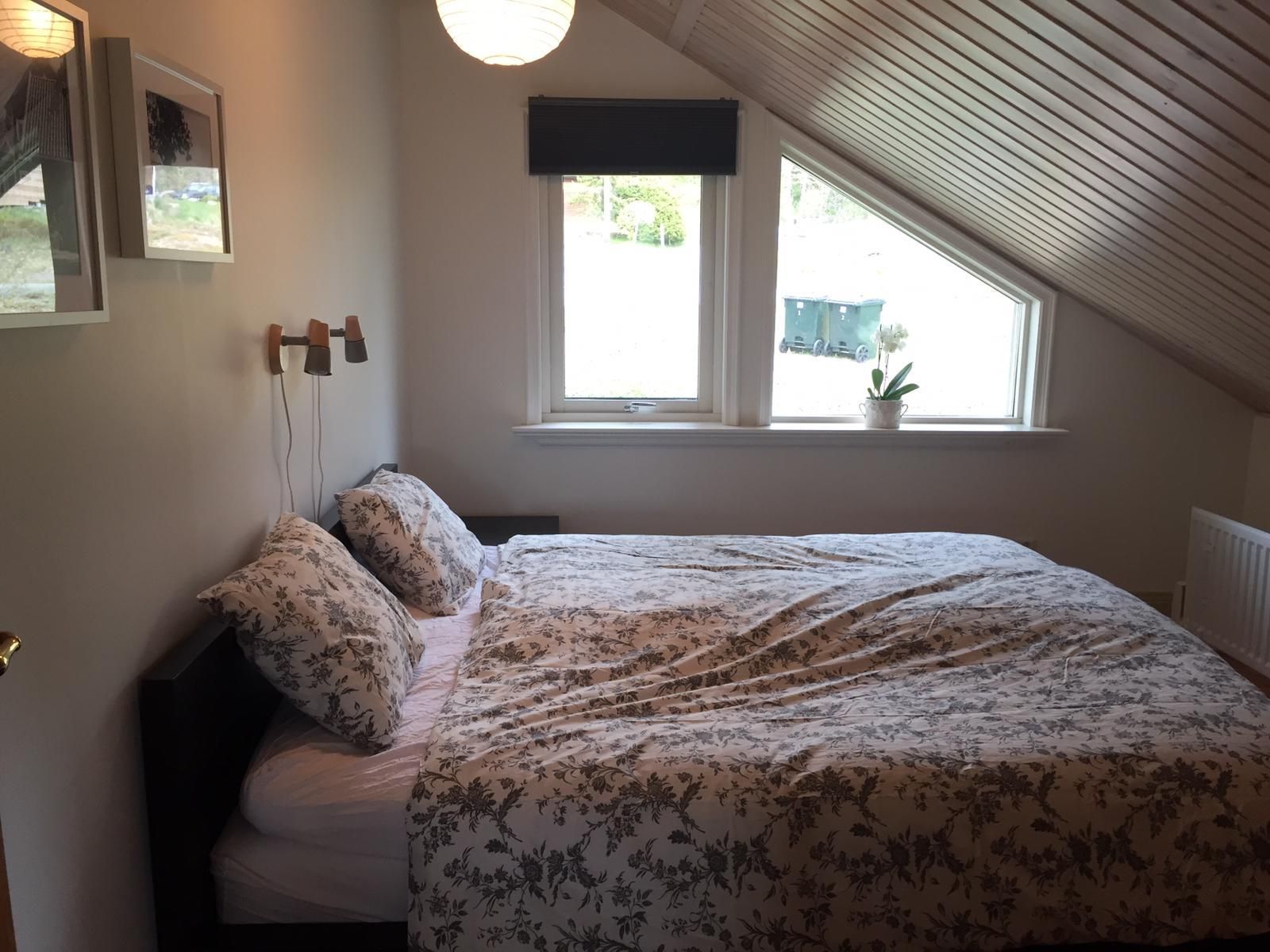 Mysig stor Villa med egen brygga vid sjö och natur – bild 23 av 24