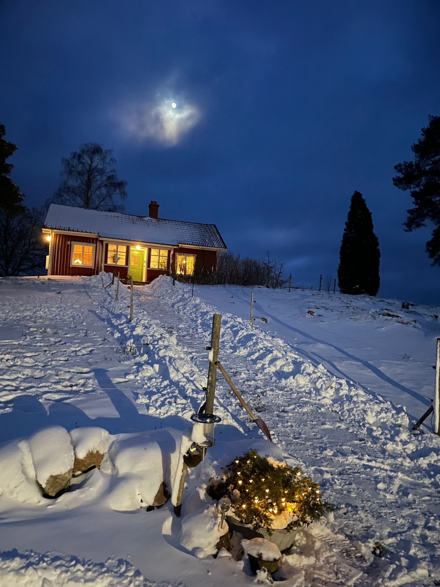 Charmig stuga med sjöläge - Smålandsidyll! – bild 16 av 24
