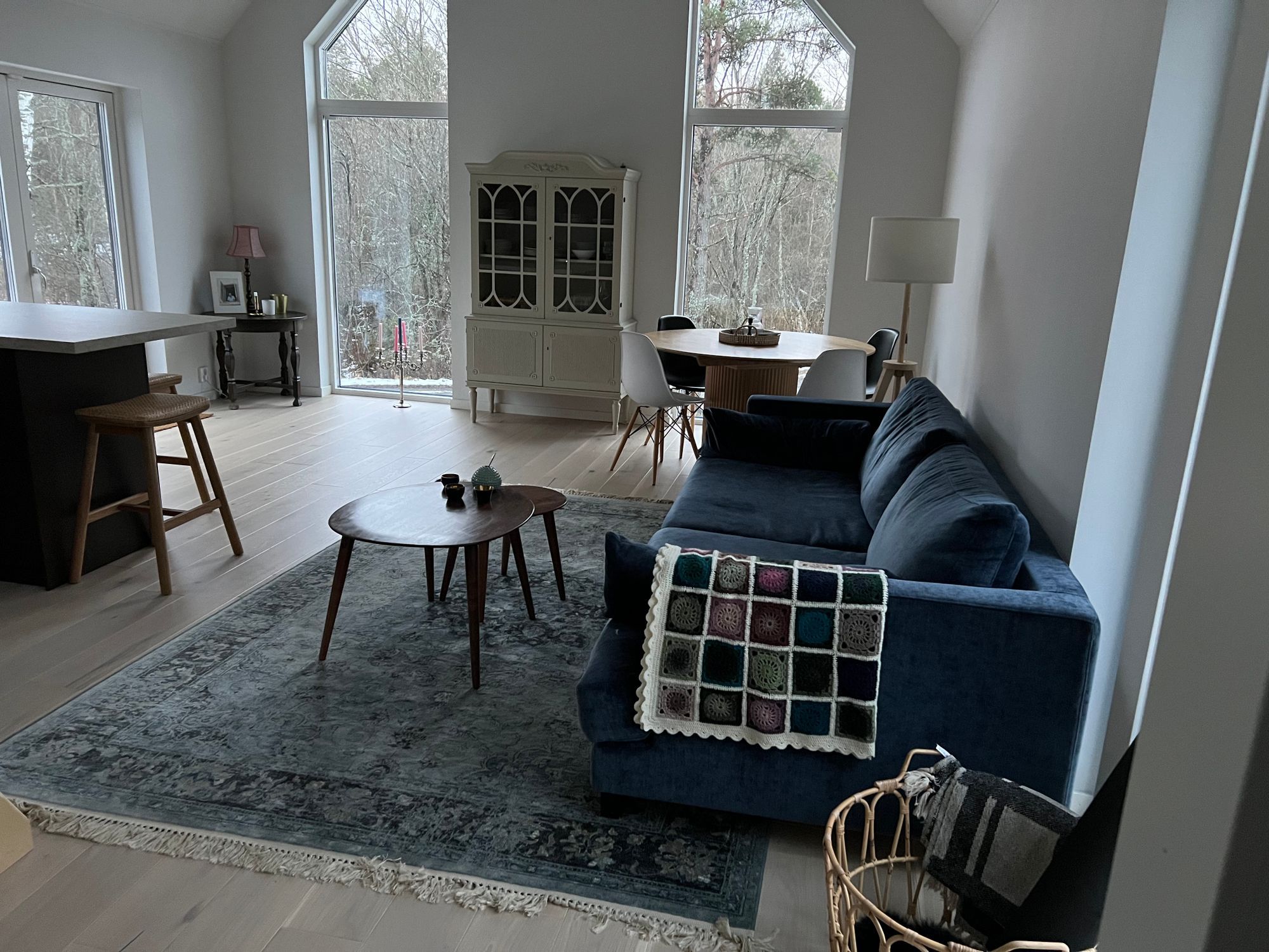 Nybyggd stuga, charmigt läget och nära till havet. – bild 12 av 18