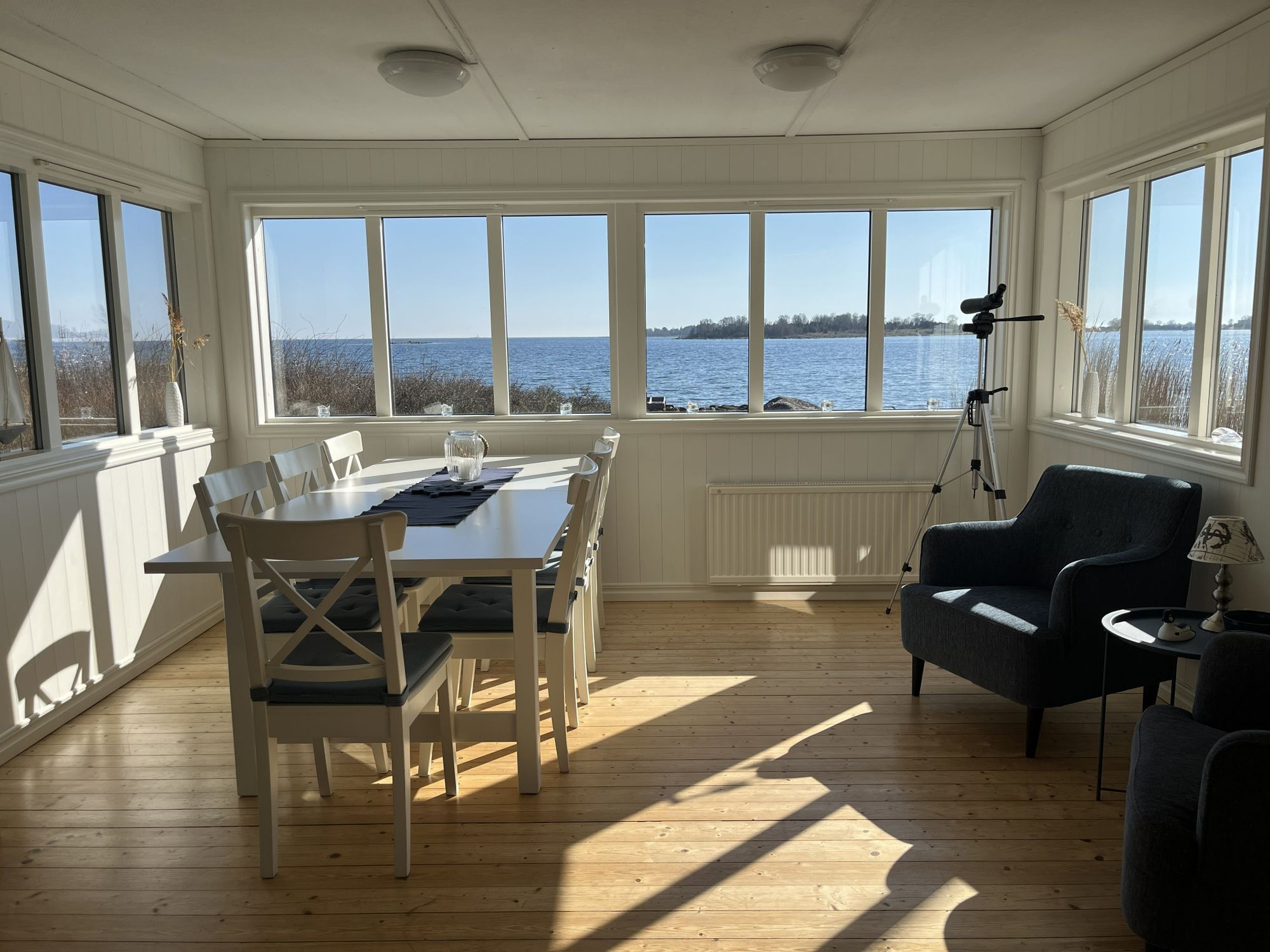 Hus med havstomt, egen badbrygga & panoramautsikt – bild 21 av 23