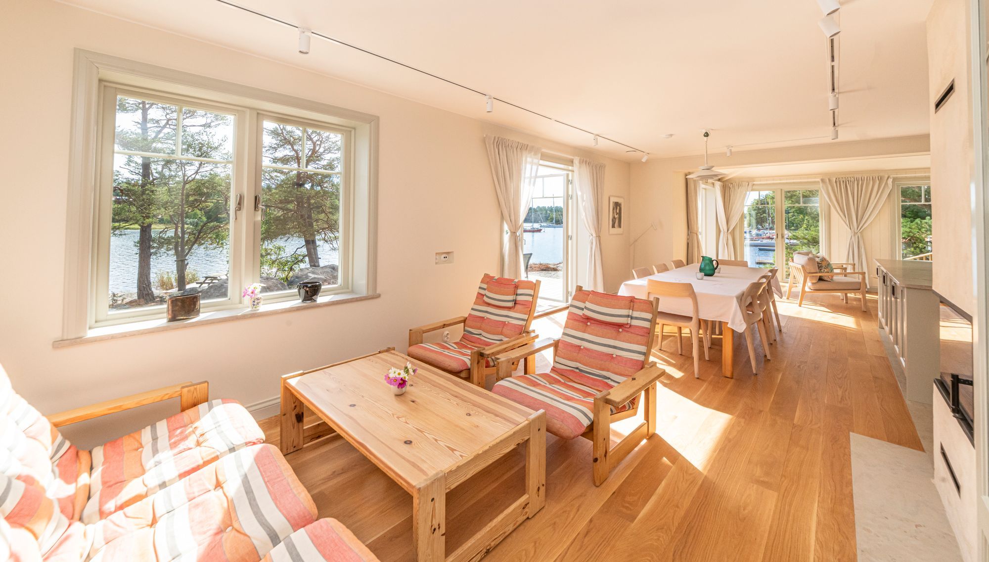 Nybyggt skärgårdshus, privat brygga och sandstrand – bild 14 av 24