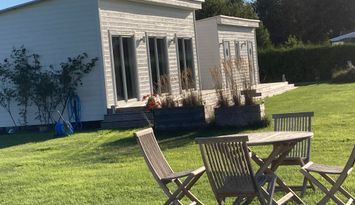 Boende mitt i Ljugarn och nära till "allt".