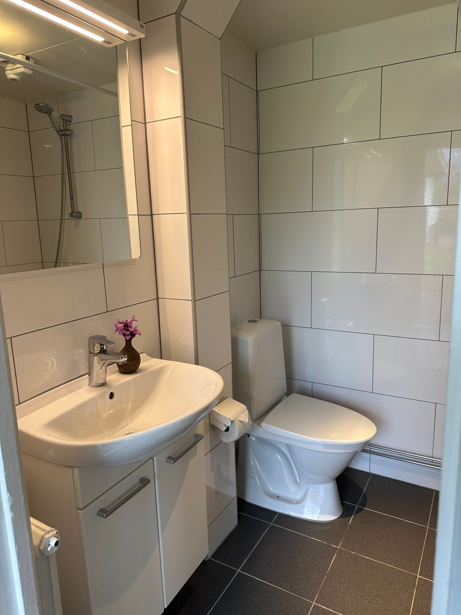 Naturnära boende nära Isaberg och sjö. – bild 4 av 15