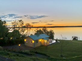 Exclusive Sea Cottage with garden