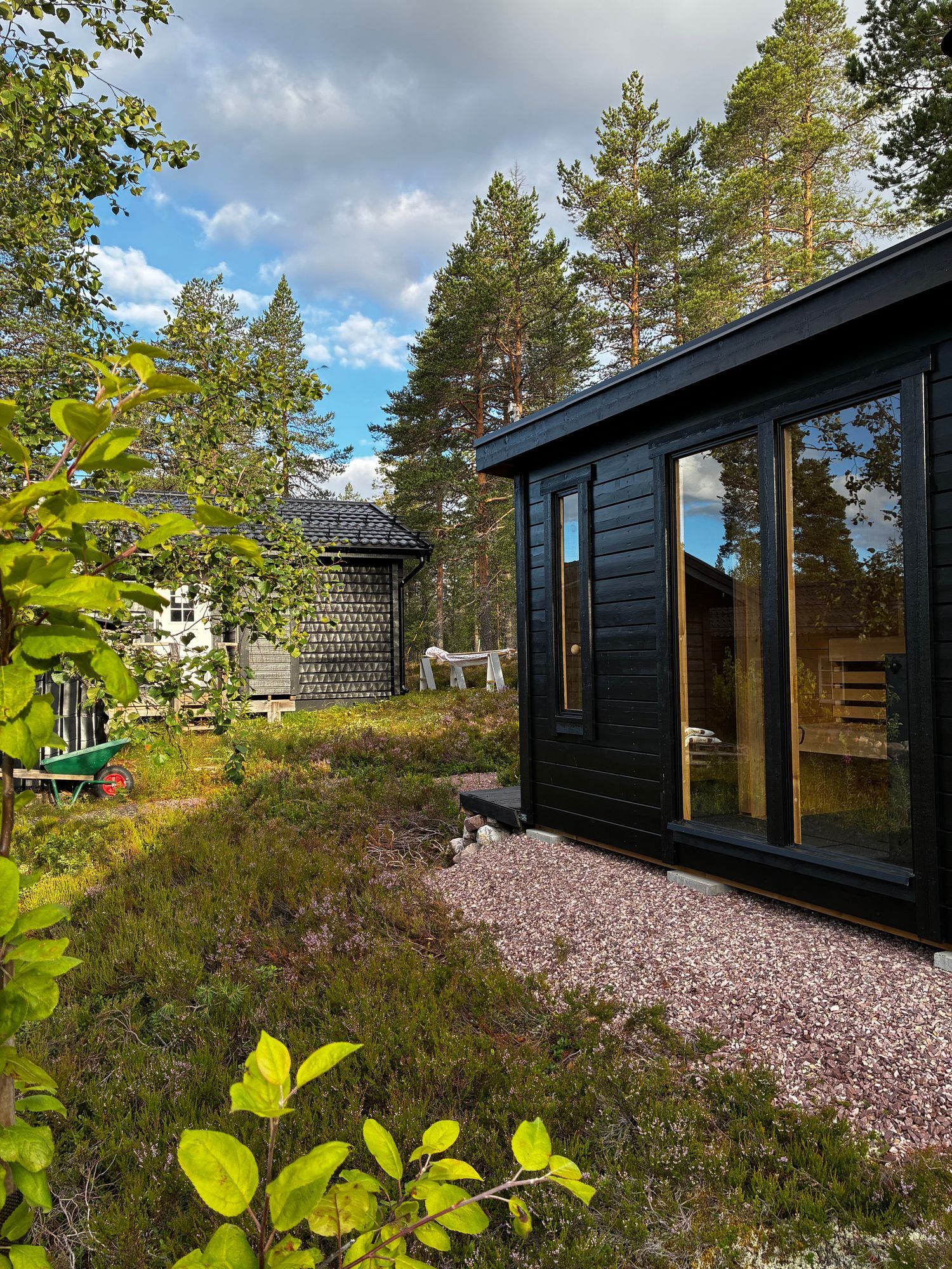 Genuine mysig fjällstuga m öppenspis & bastu – bild 4 av 24