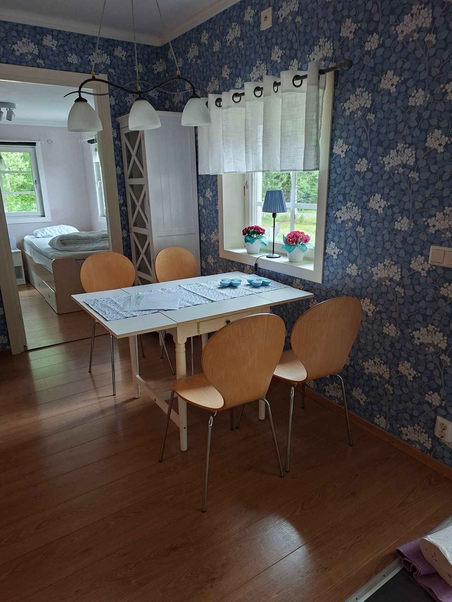 Mysigt litet hus på vikbolandet – bild 9 av 11