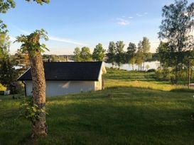 Strandnära stuga med fina fiske möjligheter.