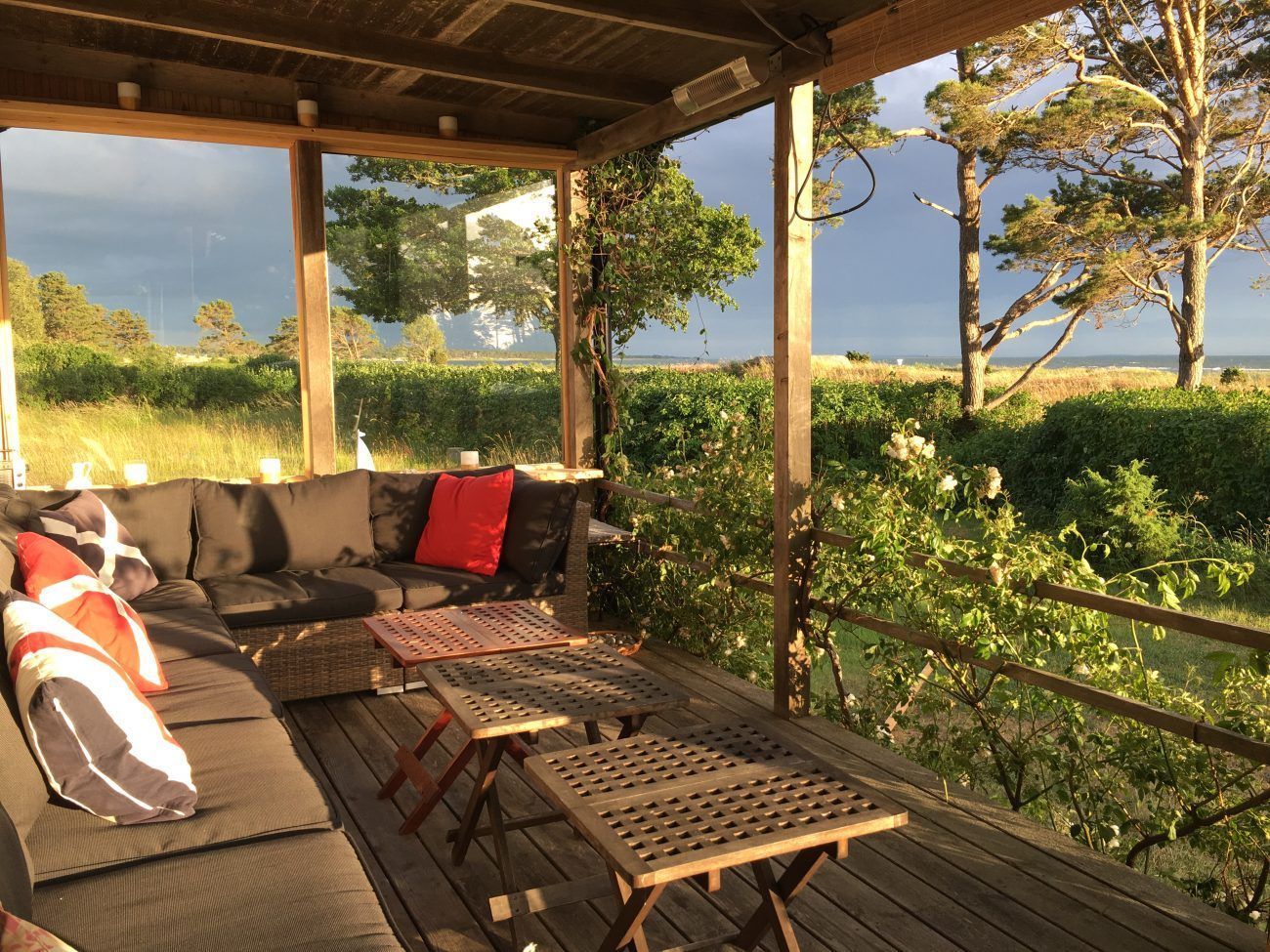 Stort hus vid havet i Gnisvärd, Gotlands Tofta – bild 3 av 24