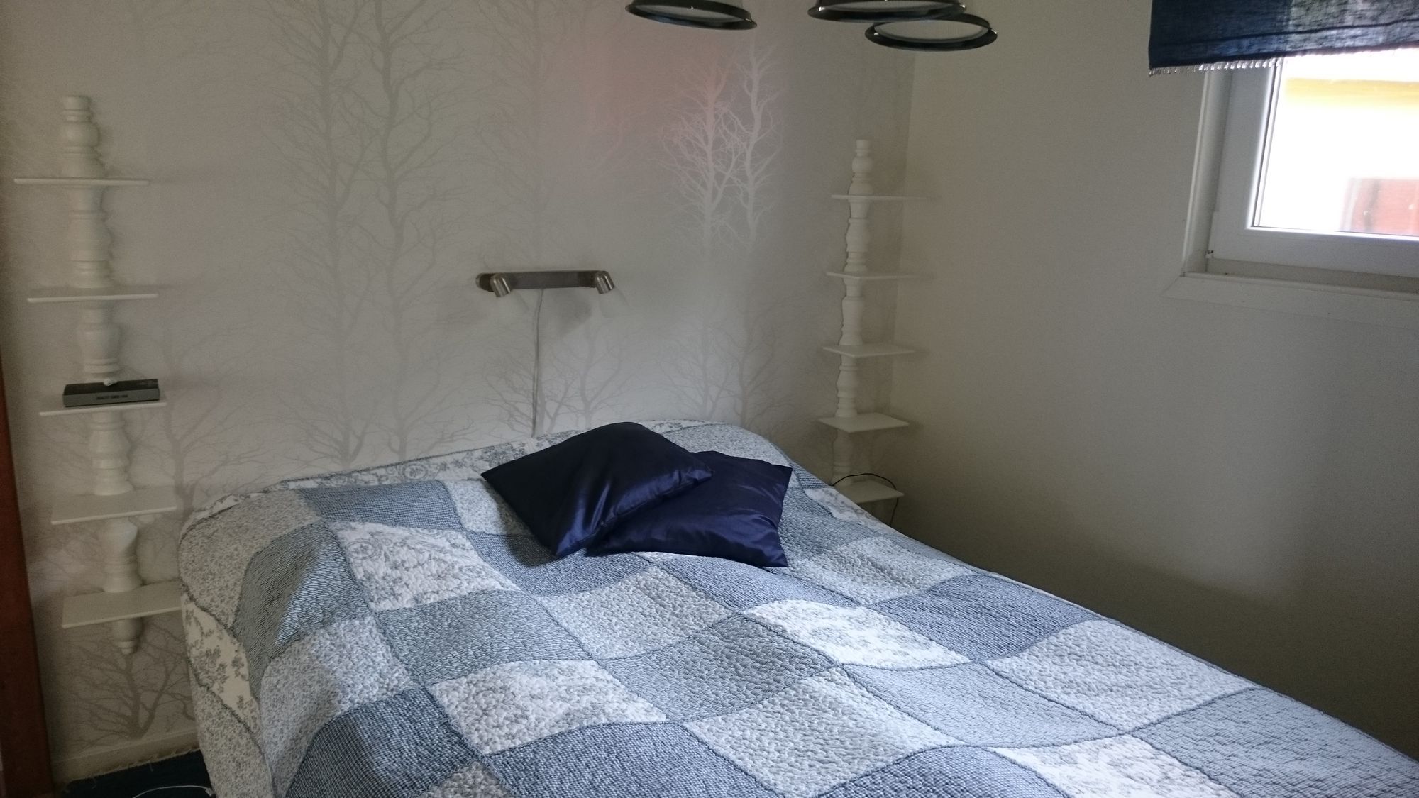 Mysig sommarstuga med sjötomt – bild 16 av 24