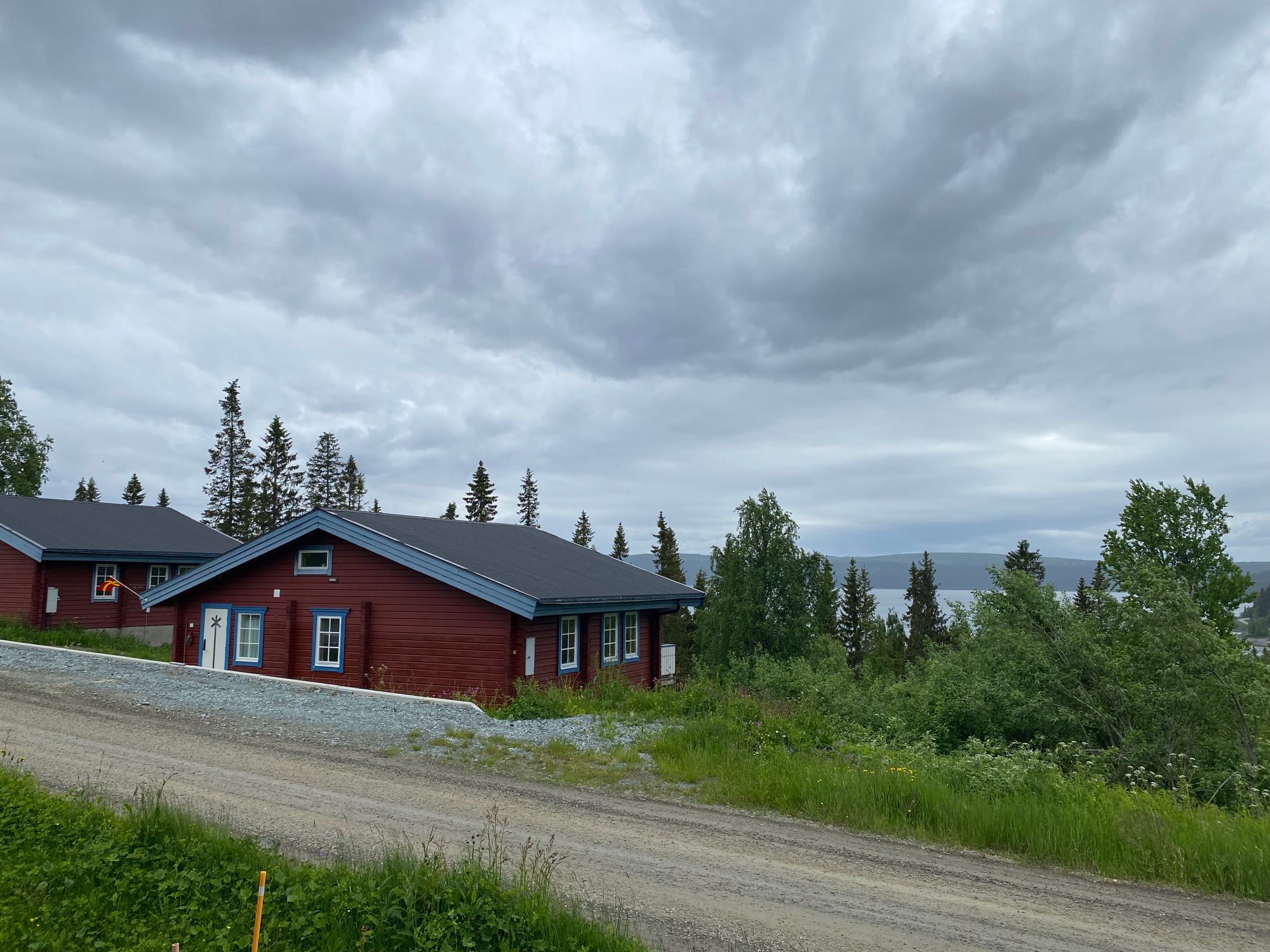 Mysig fjällstuga med utsikt i Stora Blåsjön – bild 3 av 24