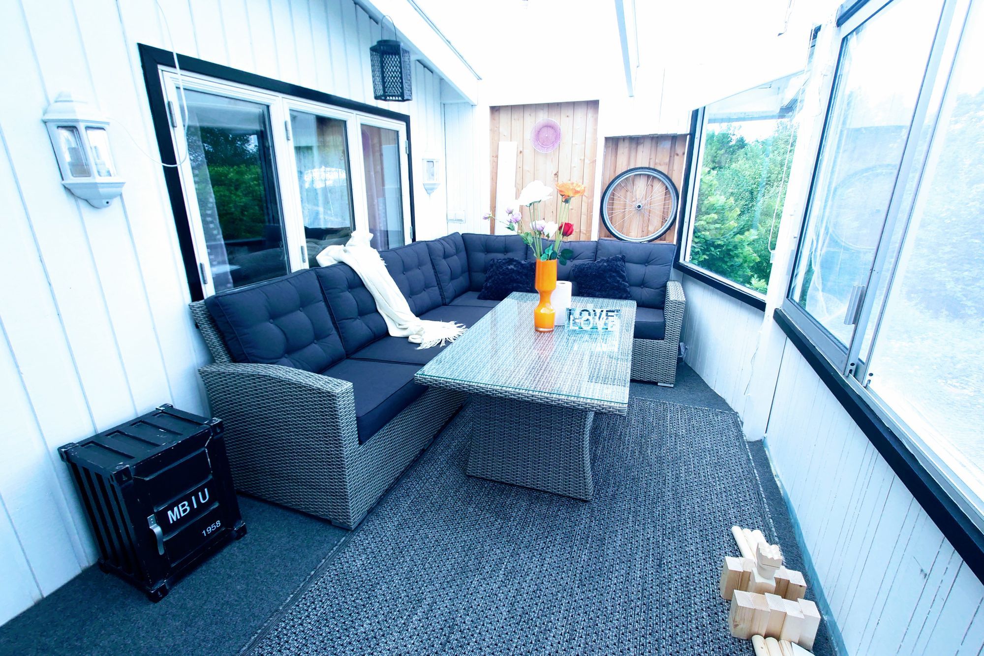 Charmig villa med sjöutsikt över Anten – Gräfsnäs – bild 7 av 16